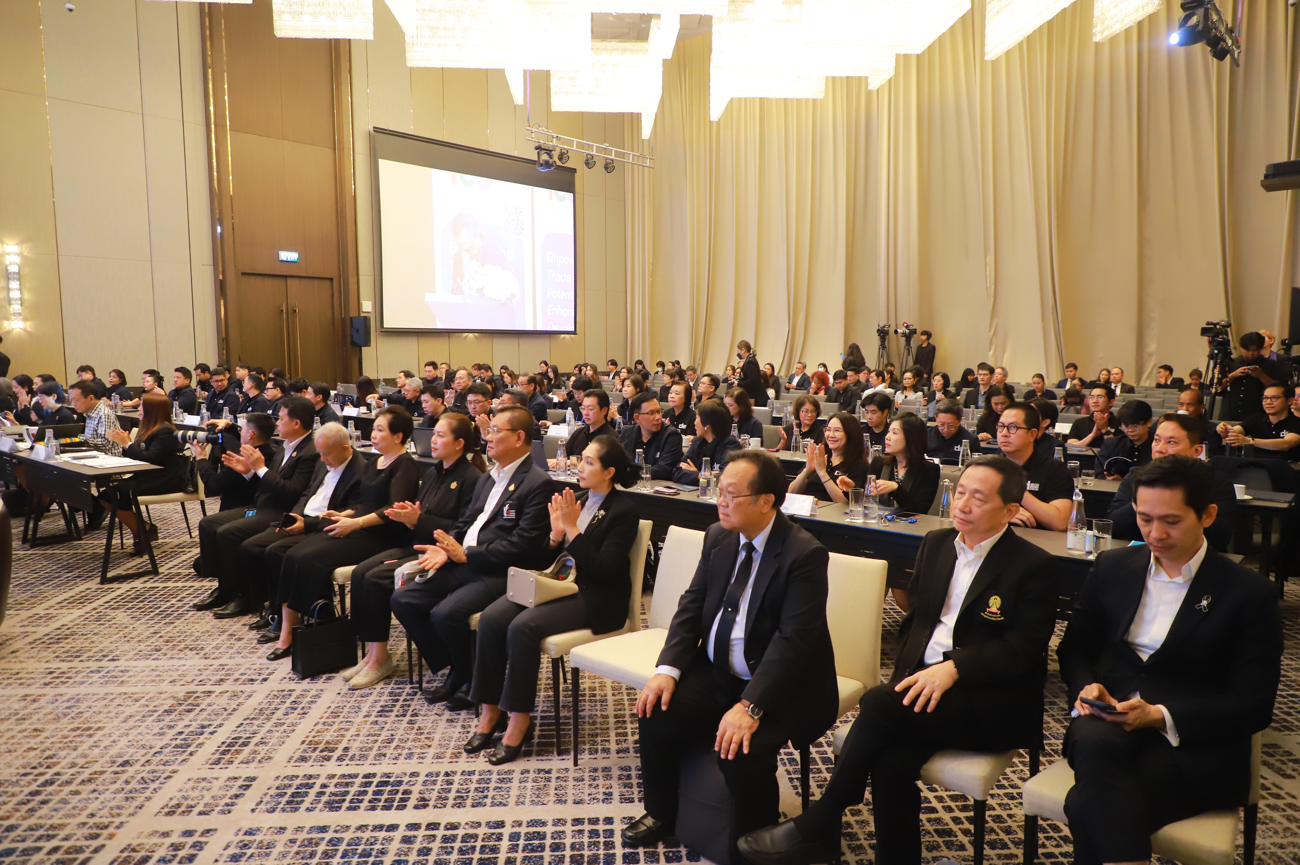 title - รองเลขาฯ ส.ป.ก. ร่วมงาน ITD ผนึกกำลังสมองชั้นนำ ระดมข้อเสนอเชิงนโยบาย ขับเคลื่อน 4 ยุทธศาสตร์ เปลี่ยนเกมเศรษฐกิจไทย